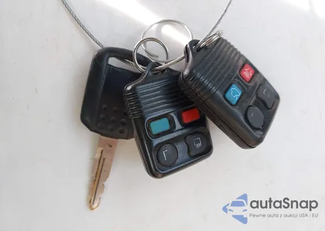 2006 Mercury Grand Marquis Ls z USA, uszkodzony, nr VIN 2MHFM75V26X639200